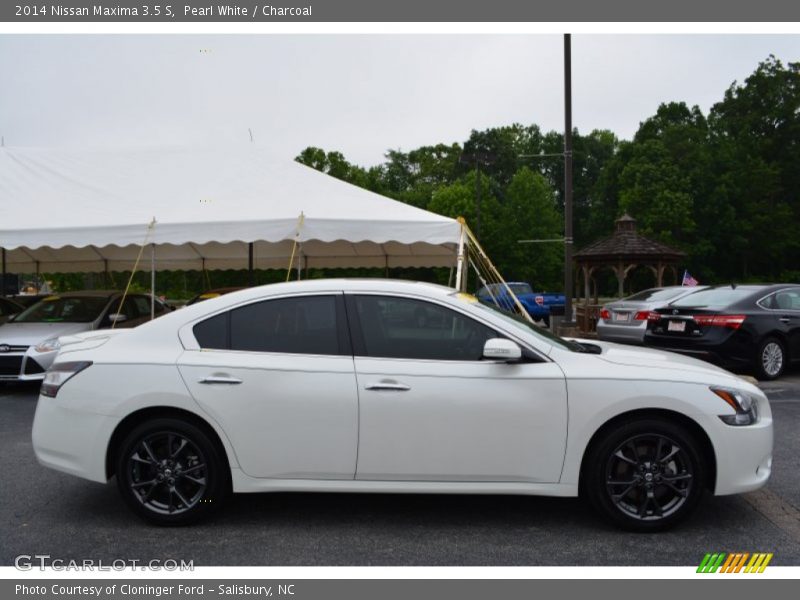 Pearl White / Charcoal 2014 Nissan Maxima 3.5 S