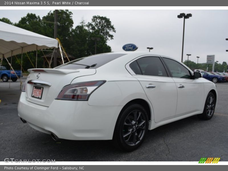 Pearl White / Charcoal 2014 Nissan Maxima 3.5 S