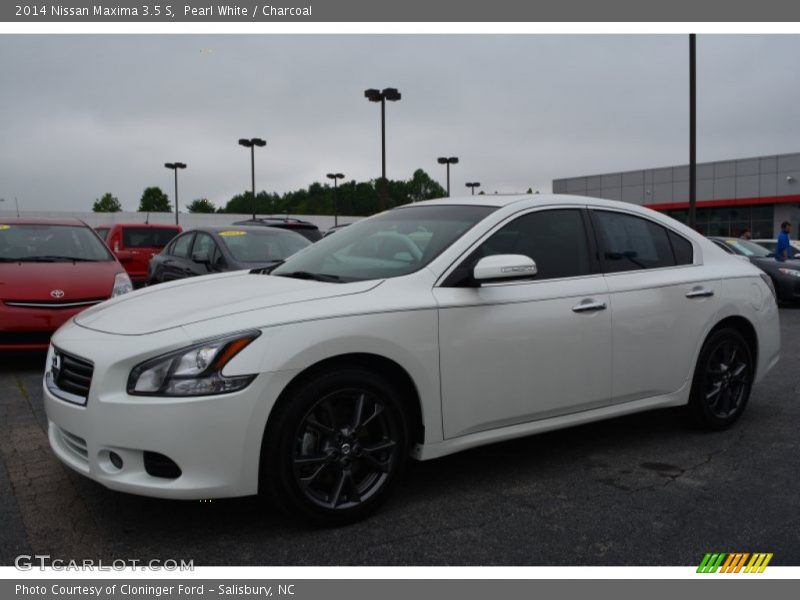 Pearl White / Charcoal 2014 Nissan Maxima 3.5 S