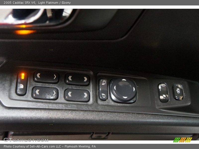 Light Platinum / Ebony 2005 Cadillac SRX V6