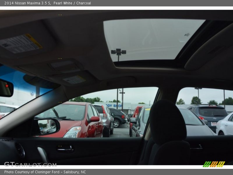 Pearl White / Charcoal 2014 Nissan Maxima 3.5 S
