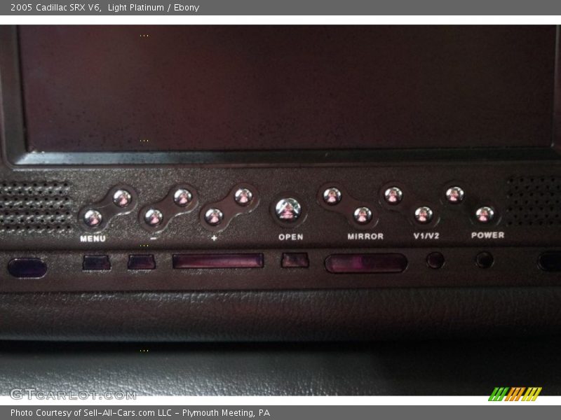 Light Platinum / Ebony 2005 Cadillac SRX V6