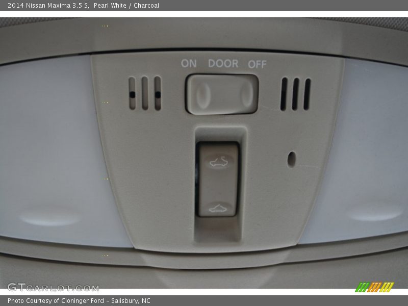 Pearl White / Charcoal 2014 Nissan Maxima 3.5 S