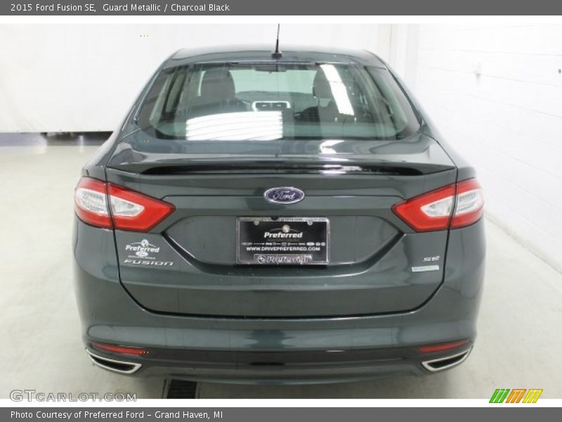Guard Metallic / Charcoal Black 2015 Ford Fusion SE
