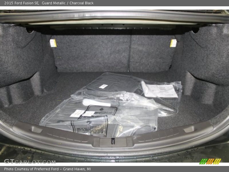 Guard Metallic / Charcoal Black 2015 Ford Fusion SE