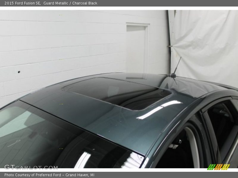 Guard Metallic / Charcoal Black 2015 Ford Fusion SE