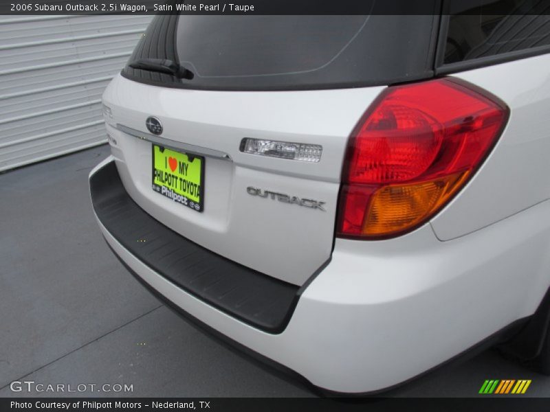 Satin White Pearl / Taupe 2006 Subaru Outback 2.5i Wagon