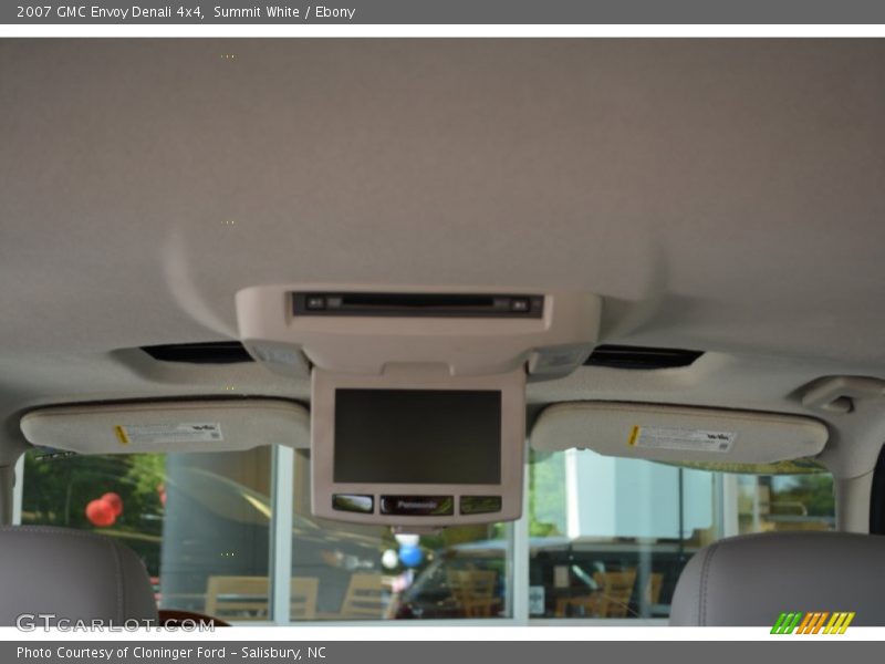 Summit White / Ebony 2007 GMC Envoy Denali 4x4