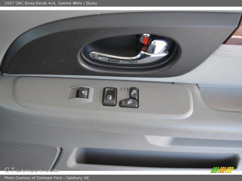 Summit White / Ebony 2007 GMC Envoy Denali 4x4