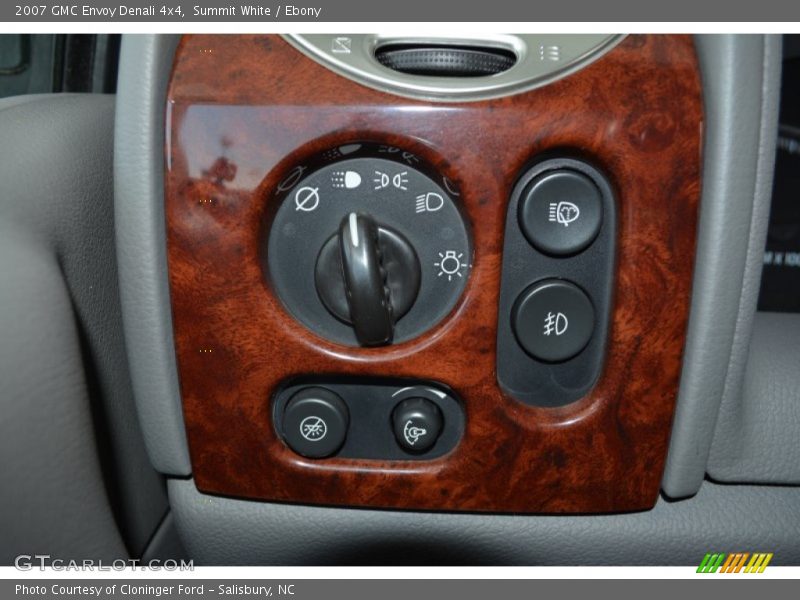 Summit White / Ebony 2007 GMC Envoy Denali 4x4