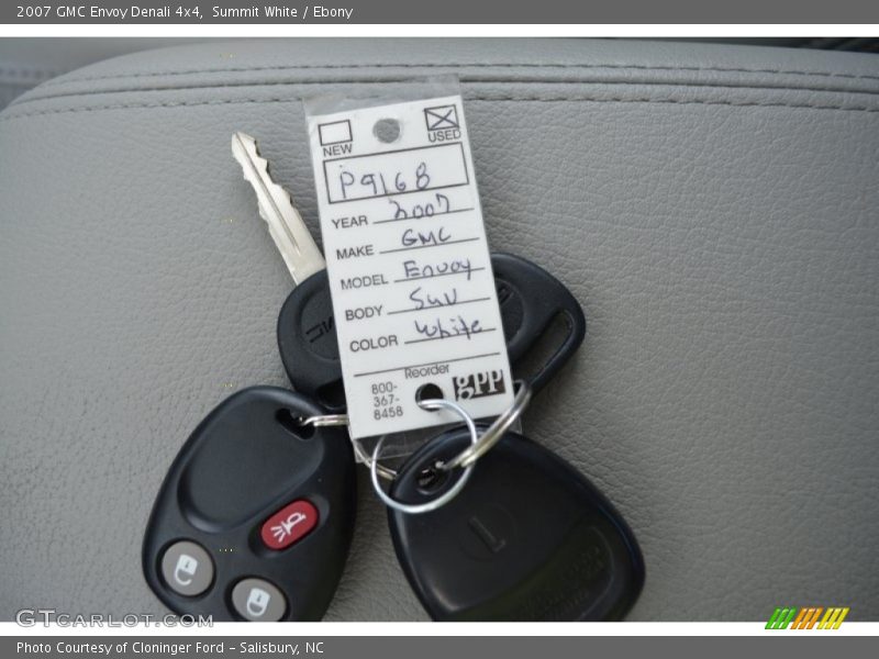 Summit White / Ebony 2007 GMC Envoy Denali 4x4