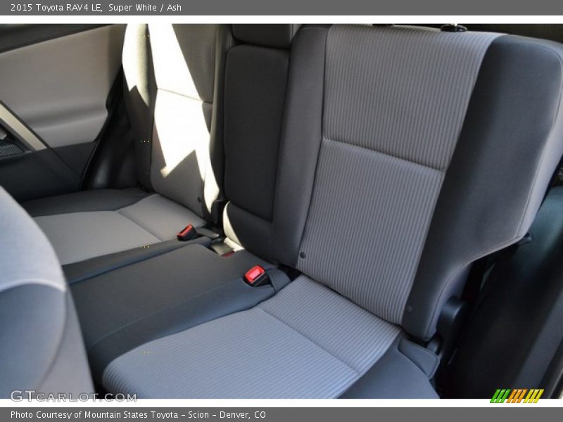 Super White / Ash 2015 Toyota RAV4 LE