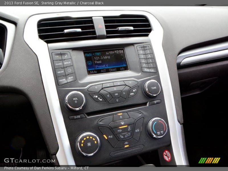 Sterling Gray Metallic / Charcoal Black 2013 Ford Fusion SE