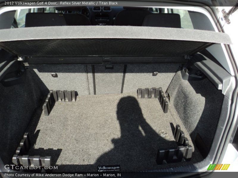 Reflex Silver Metallic / Titan Black 2012 Volkswagen Golf 4 Door