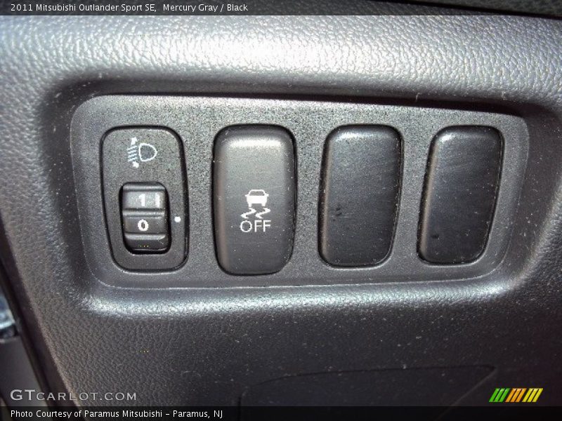 Mercury Gray / Black 2011 Mitsubishi Outlander Sport SE