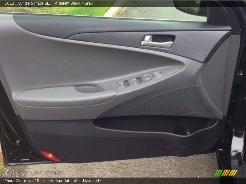 Midnight Black / Gray 2013 Hyundai Sonata GLS