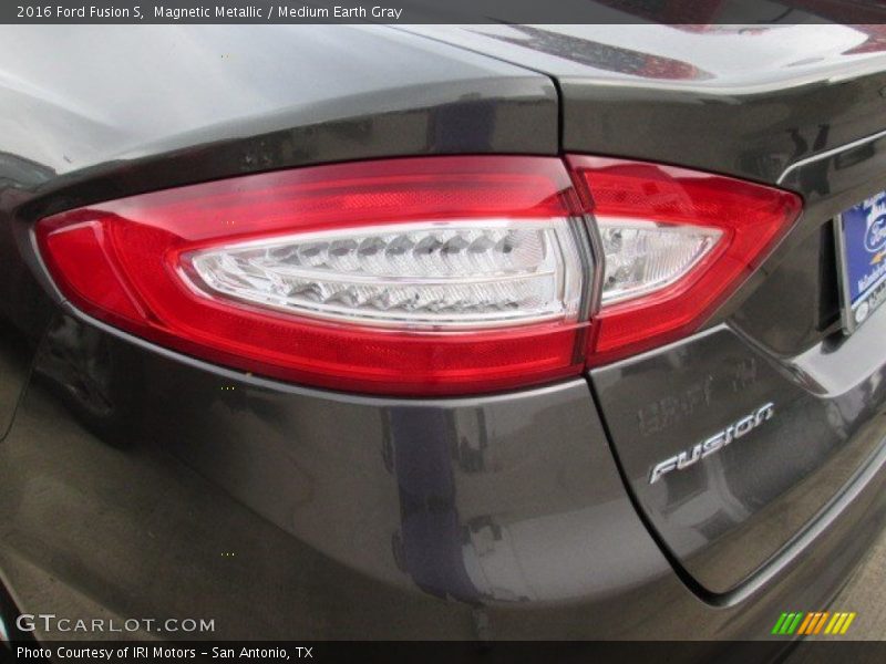 Magnetic Metallic / Medium Earth Gray 2016 Ford Fusion S