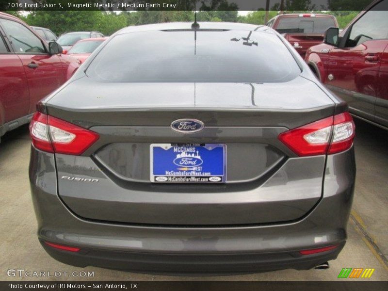 Magnetic Metallic / Medium Earth Gray 2016 Ford Fusion S
