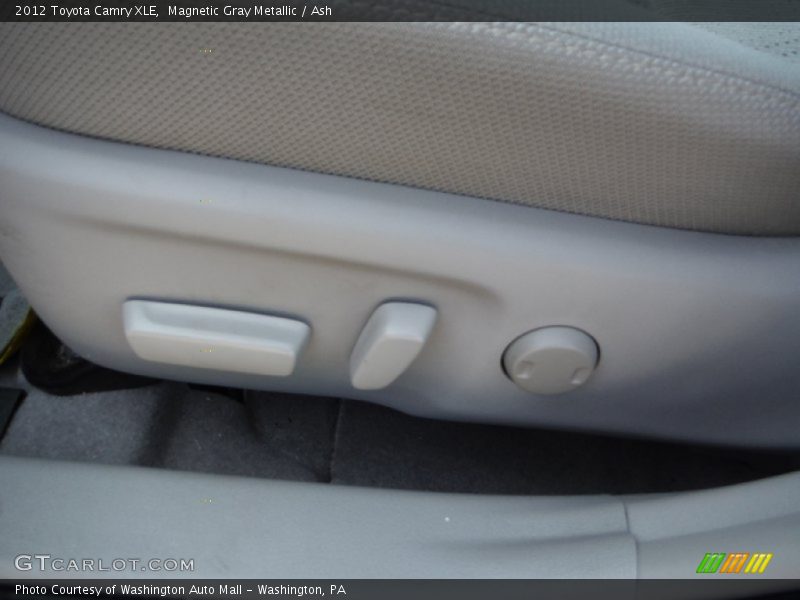 Magnetic Gray Metallic / Ash 2012 Toyota Camry XLE