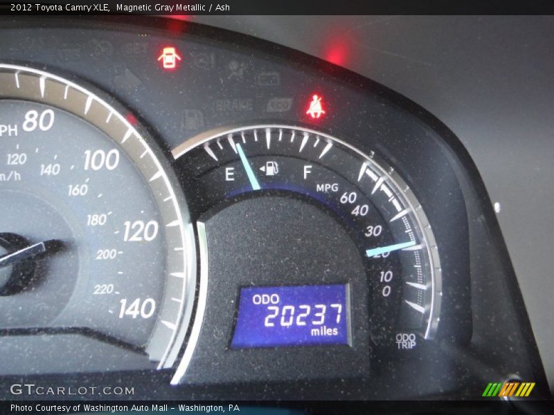 Magnetic Gray Metallic / Ash 2012 Toyota Camry XLE