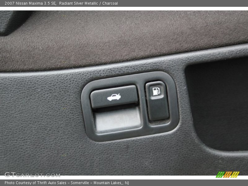 Radiant Silver Metallic / Charcoal 2007 Nissan Maxima 3.5 SE