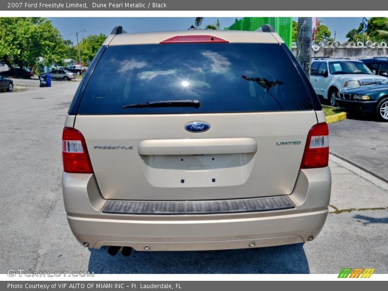 Dune Pearl Metallic / Black 2007 Ford Freestyle Limited