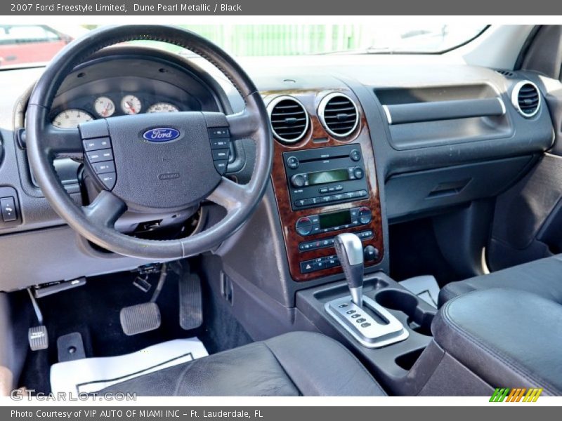  2007 Freestyle Limited Black Interior