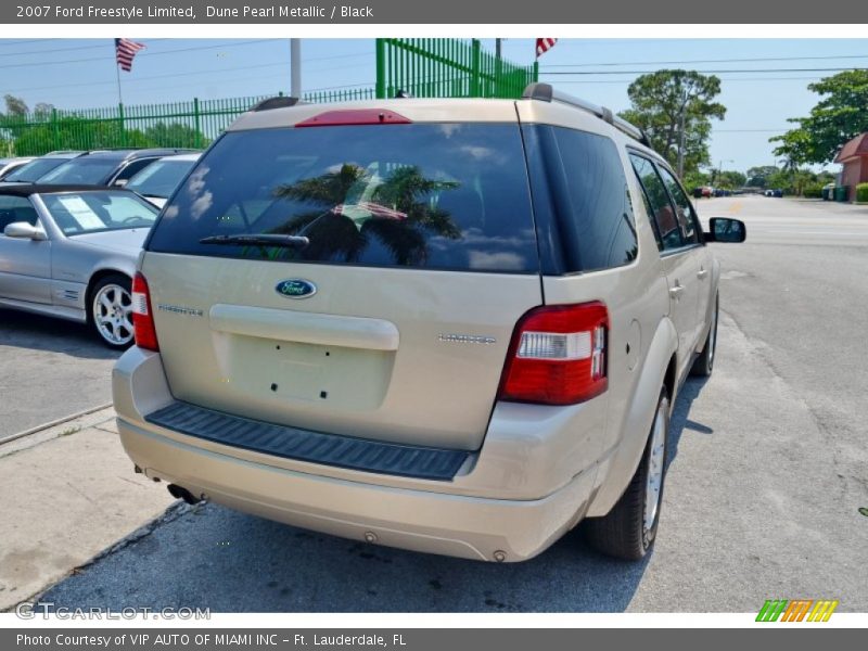 Dune Pearl Metallic / Black 2007 Ford Freestyle Limited
