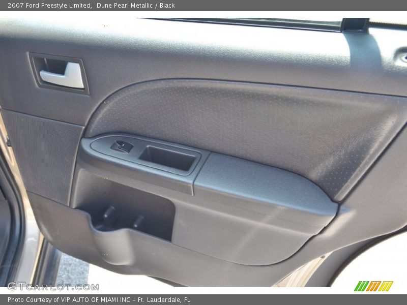 Dune Pearl Metallic / Black 2007 Ford Freestyle Limited