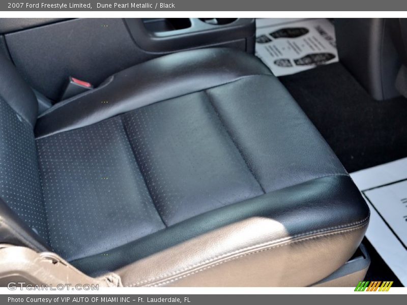 Dune Pearl Metallic / Black 2007 Ford Freestyle Limited