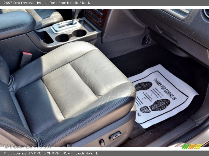 Dune Pearl Metallic / Black 2007 Ford Freestyle Limited