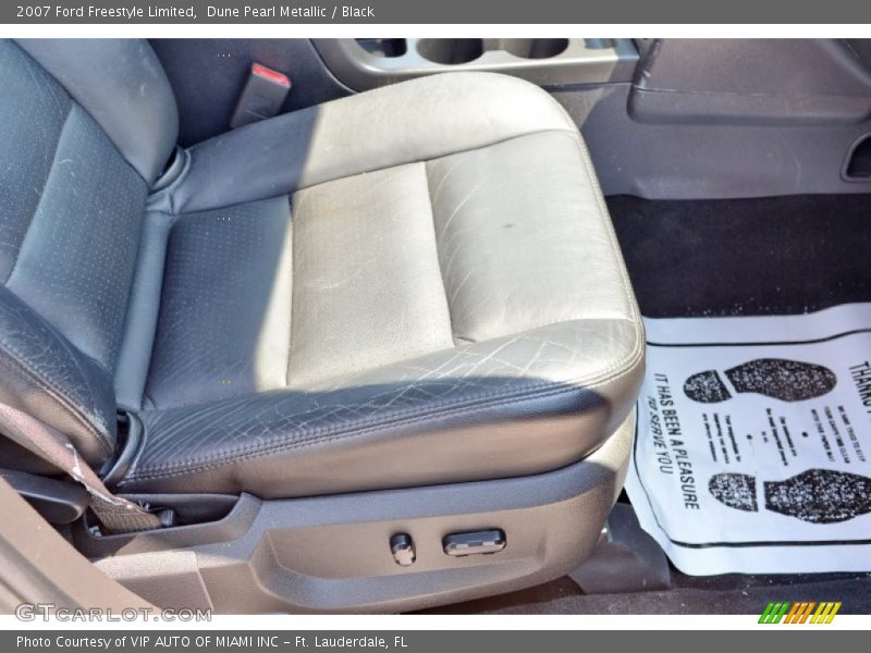 Dune Pearl Metallic / Black 2007 Ford Freestyle Limited