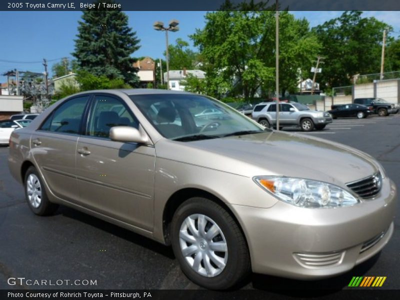 Front 3/4 View of 2005 Camry LE