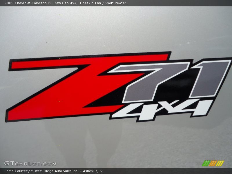Doeskin Tan / Sport Pewter 2005 Chevrolet Colorado LS Crew Cab 4x4