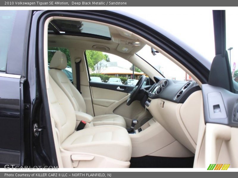 Deep Black Metallic / Sandstone 2010 Volkswagen Tiguan SE 4Motion