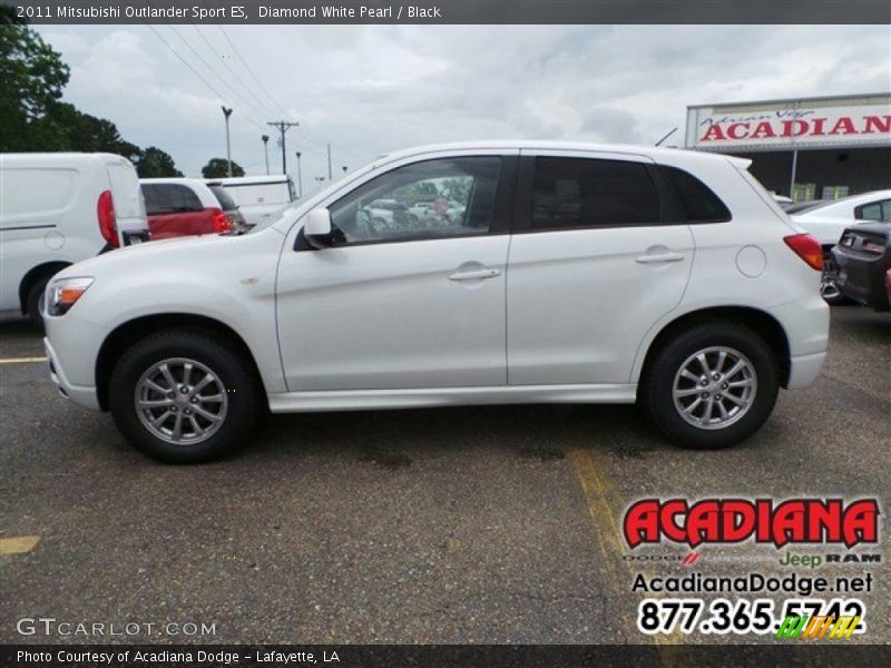 Diamond White Pearl / Black 2011 Mitsubishi Outlander Sport ES