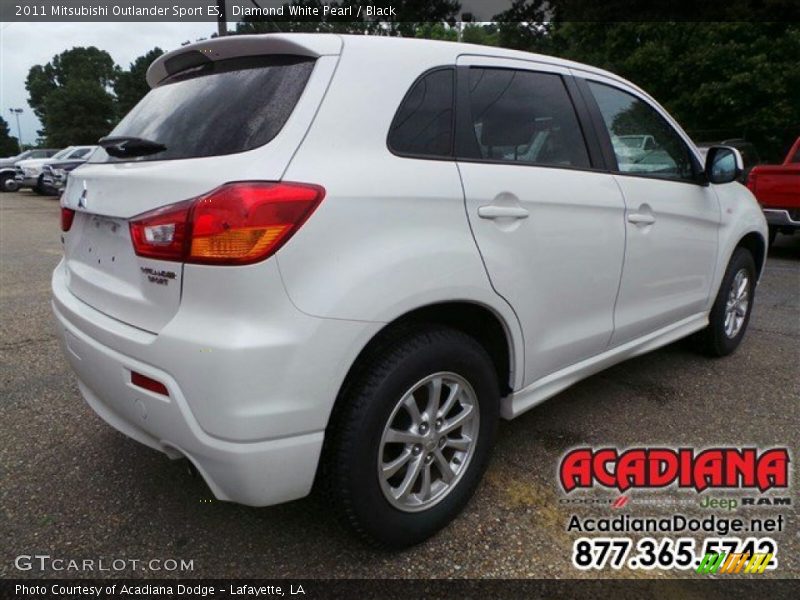 Diamond White Pearl / Black 2011 Mitsubishi Outlander Sport ES