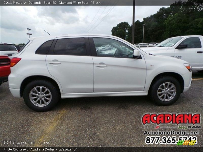 Diamond White Pearl / Black 2011 Mitsubishi Outlander Sport ES
