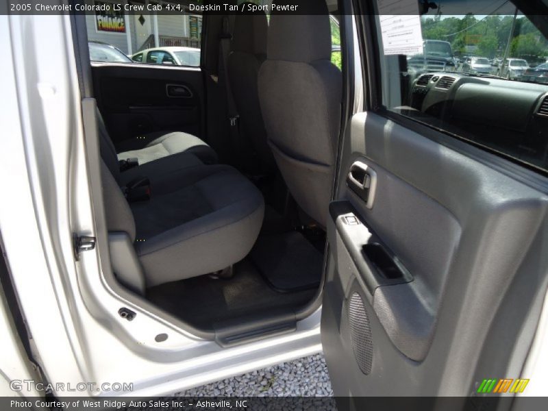 Doeskin Tan / Sport Pewter 2005 Chevrolet Colorado LS Crew Cab 4x4