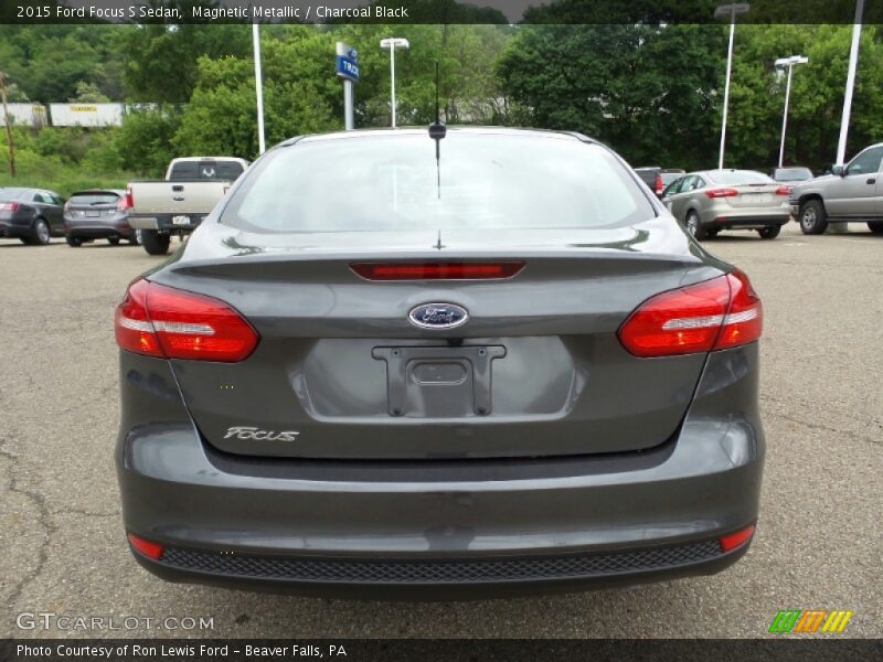 Magnetic Metallic / Charcoal Black 2015 Ford Focus S Sedan