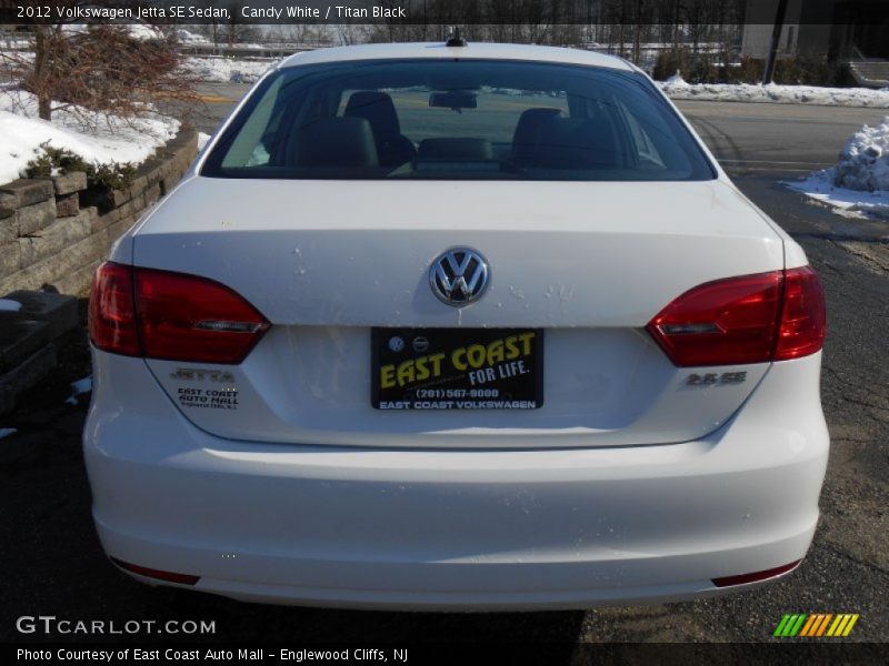 Candy White / Titan Black 2012 Volkswagen Jetta SE Sedan