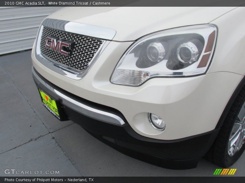 White Diamond Tricoat / Cashmere 2010 GMC Acadia SLT