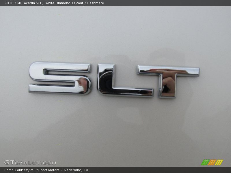 White Diamond Tricoat / Cashmere 2010 GMC Acadia SLT