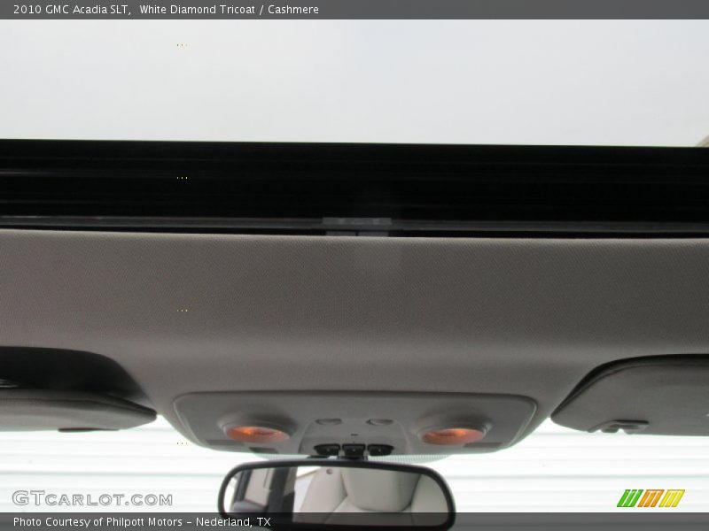 White Diamond Tricoat / Cashmere 2010 GMC Acadia SLT