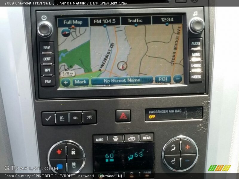 Silver Ice Metallic / Dark Gray/Light Gray 2009 Chevrolet Traverse LT