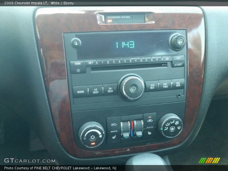 White / Ebony 2009 Chevrolet Impala LT