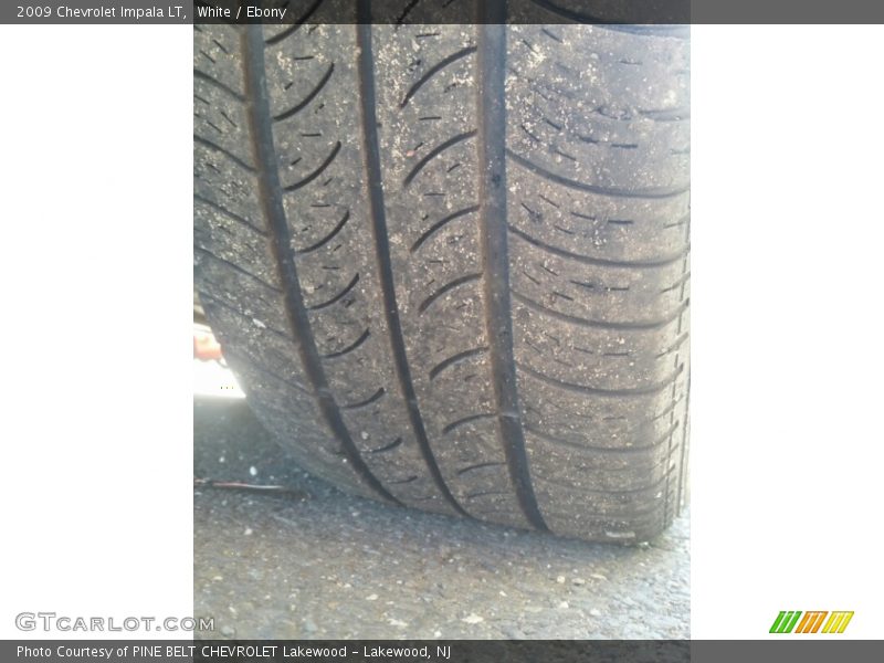 White / Ebony 2009 Chevrolet Impala LT