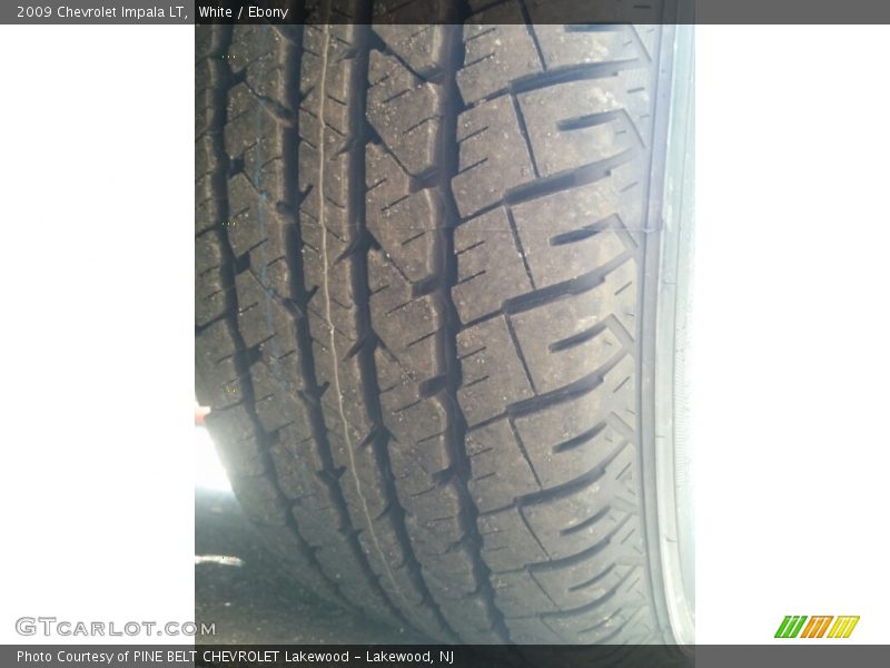 White / Ebony 2009 Chevrolet Impala LT