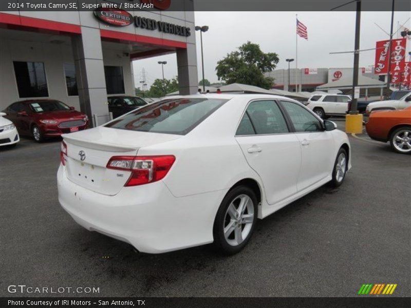 Super White / Black/Ash 2014 Toyota Camry SE