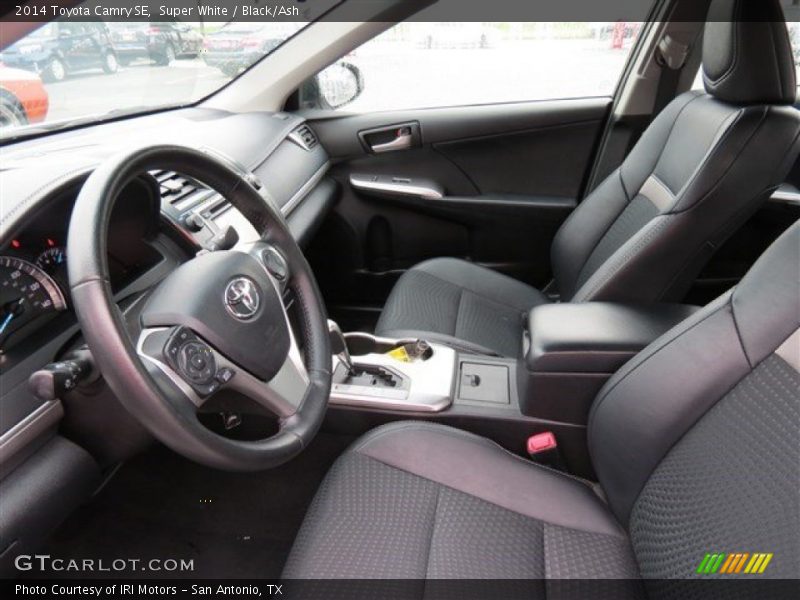 Super White / Black/Ash 2014 Toyota Camry SE
